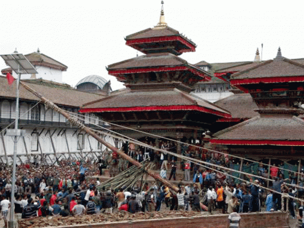 मध्यरातमा इन्द्रजात्रा विधिवत् रुपमा सम्पन्न हुँदै