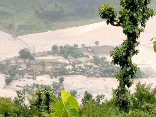 बैतडीको सिगास गाउँपालिका-५ को ढुंगाडमा अलपत्र परेकाहरूको अवस्था तत्काललाई सहज बन्दै