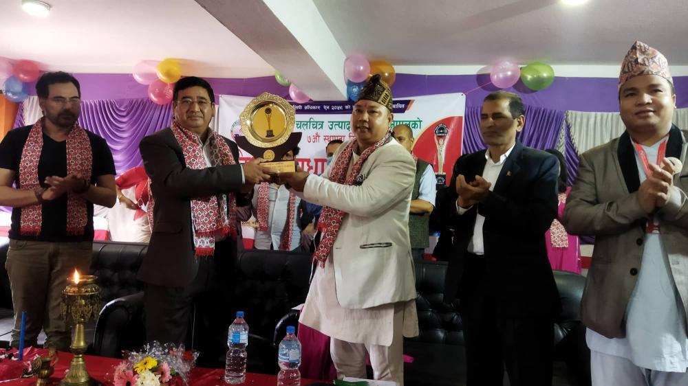 संगीत तथा चलचित्र उत्पादक समाज नेपालको ७ औं स्थापना दिवस र नेपाल संगीत उधोग संघको २२ औं स्थापना दिवसमा पत्रकारिता तर्फ दुई तुलसीलाई सम्मान