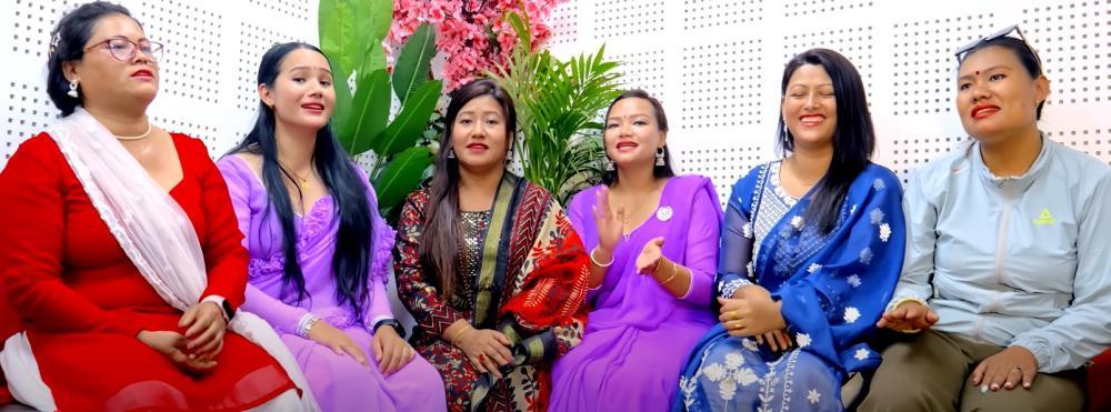 दर्जन बढी कलाकारको अभिनयमा कुमार लामाको "बौलाई हिड्छ्यौ बैंशको झोकले" बजारमा (भिडियो सहित)